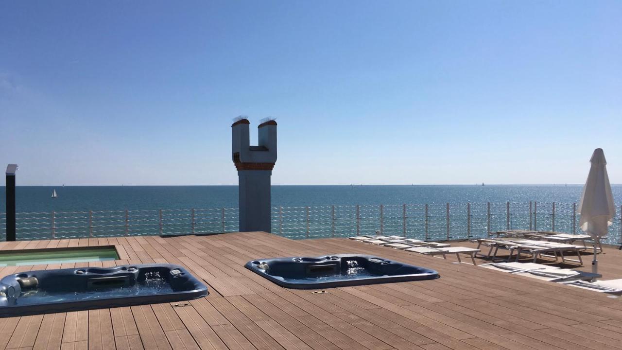 Ca Dell'Angelo - Caorle Aparthotel Exterior photo